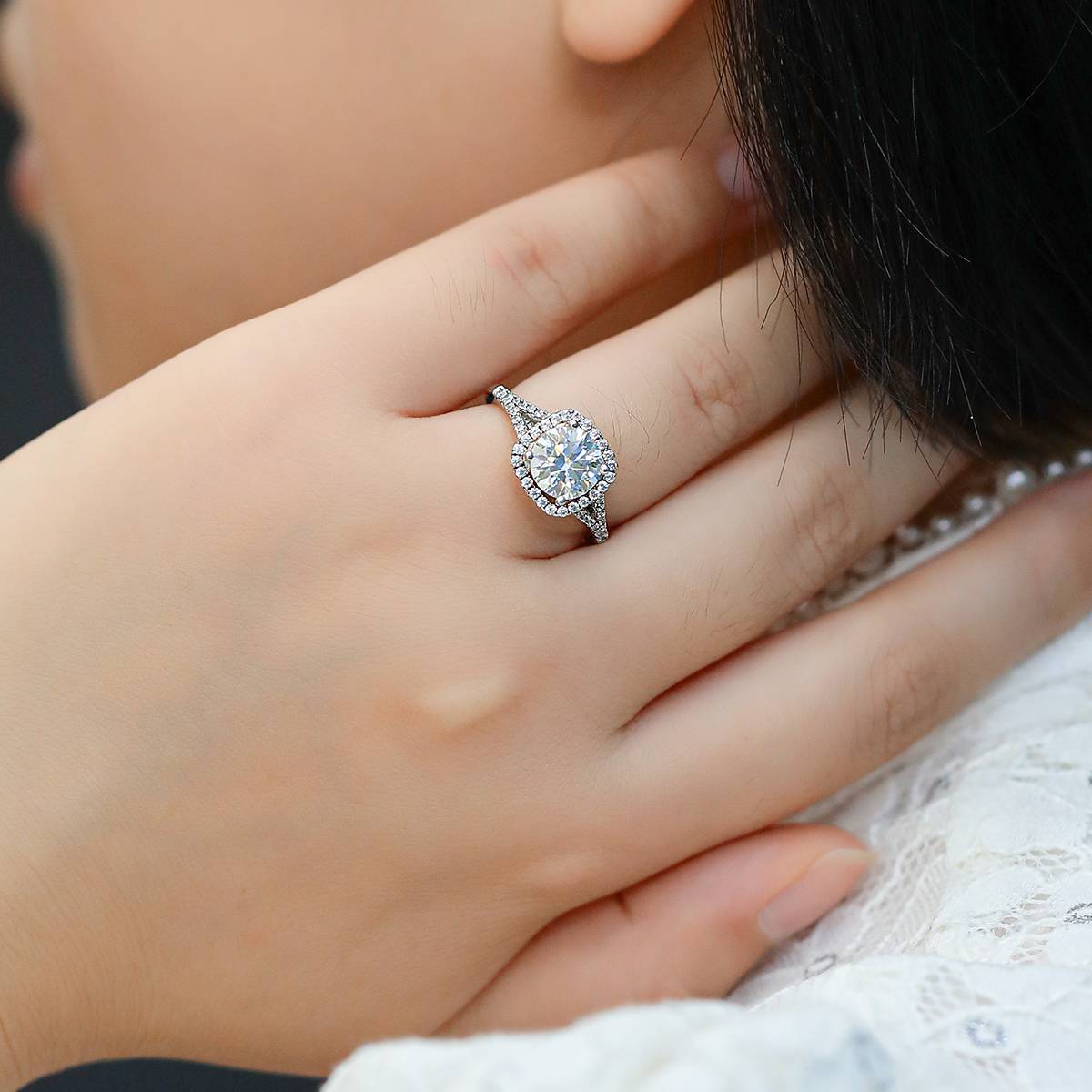 Double arm square bag S925 silver plated platinum moissanite diamond women's ring 2.0 carats D-grade